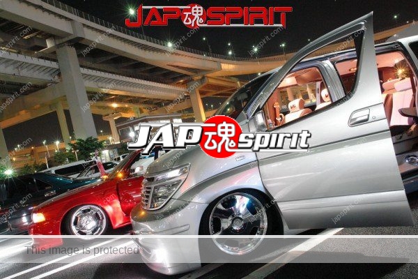 NISSAN ELGRAND, Dress up & Sotomuki style car with dynamic sound system (3)