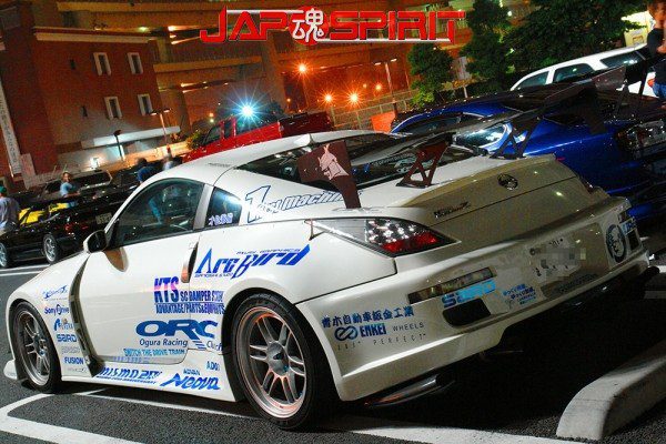 NISSAN Fiarlady Z33, Spokon style, blister fender & GT wing, white color with my logo paint (1)