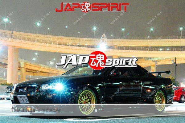 Nissan Skyline GT-R R34, Black color, gold wheel