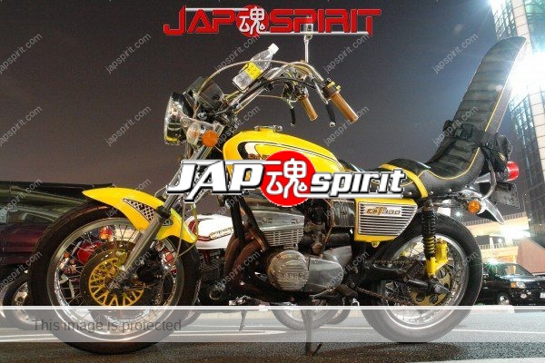 Suzuki GT380 (Sanpachi), Zokusha style bike Yellow tank with long Sandan sheet