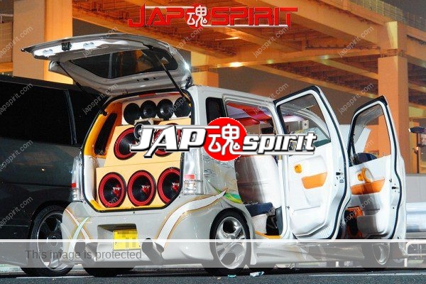 SUZUKI Wagon-R, Sotomuki style sound car with short Takeyari muffler (2)