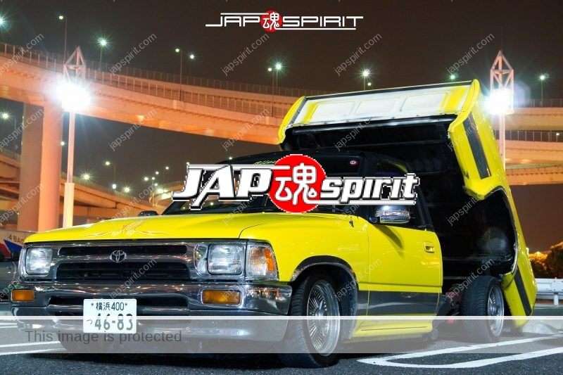 toyota-hilux-5th-truckin-style-low-down-cream-color-yellow-color